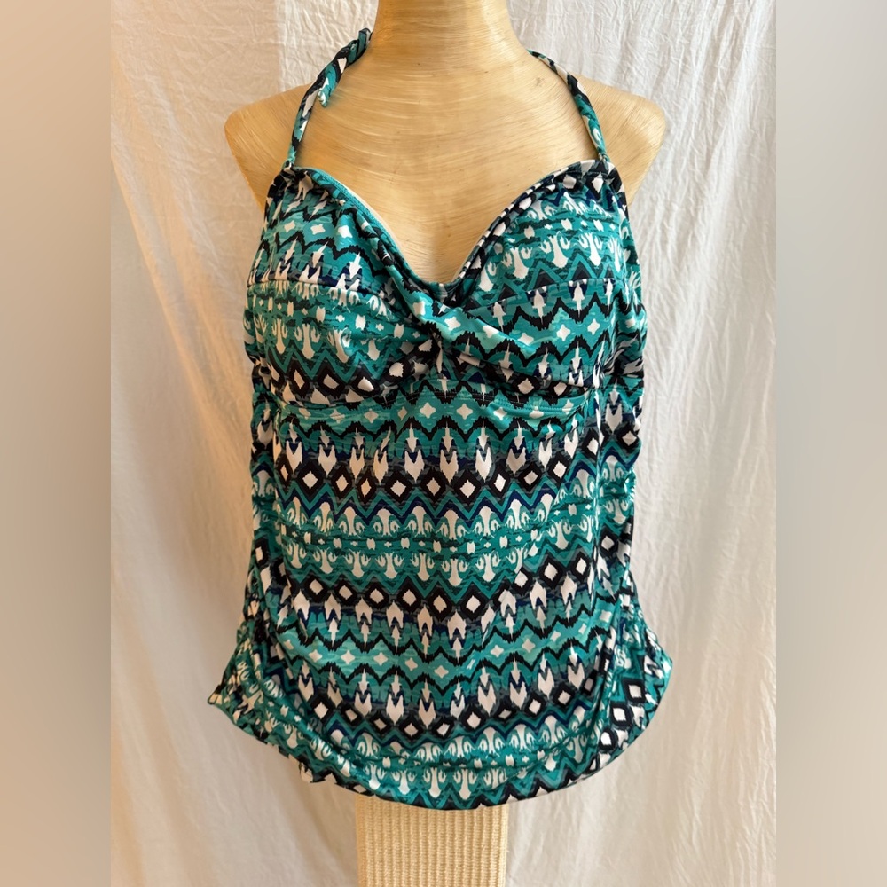 🔴 or 3 for $24 Merona bathing top XL